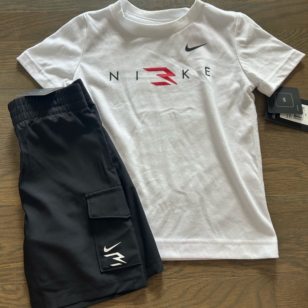 NWT Nike Toddler Set size 4T